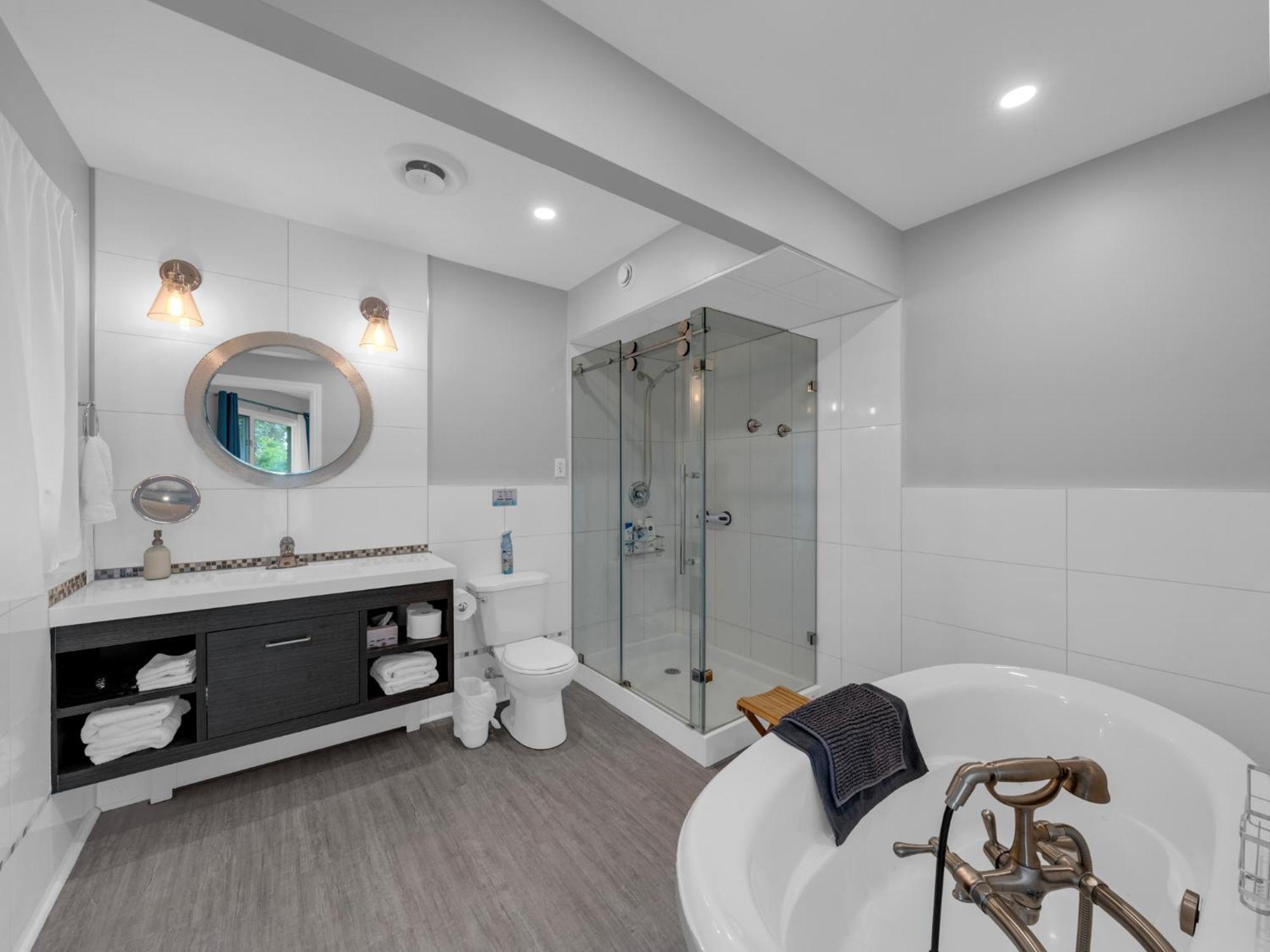 Coastal Suite #1 Cozy Suite #2 - Seacliff Beach Suites Leamington Dış mekan fotoğraf